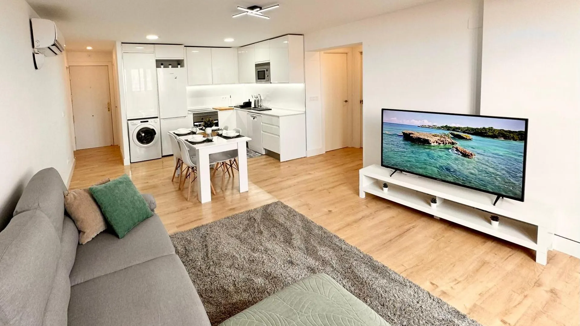 Malaga Luxury Apartment Near To The Beach